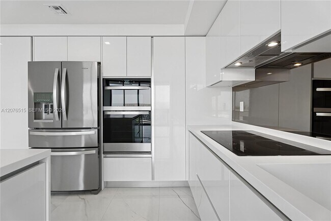 Building Photo - 1170 E Hallandale Beach Blvd