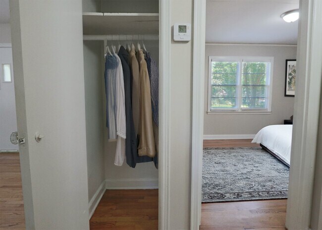 Building Photo - 599 Estridge Dr