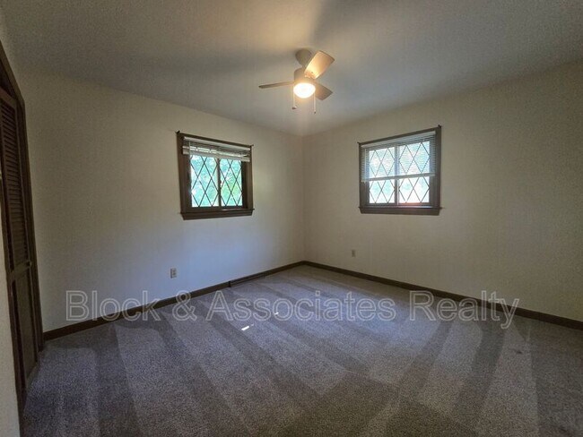 Building Photo - 1194 Ingram Dr