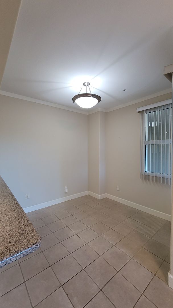 Building Photo - Epic REA - Great 1 BR/1 BA Condo w/Parking in Montebello Community of Cupertino