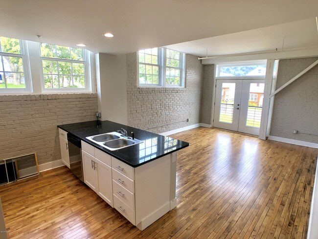 Building Photo - 86 Washington St