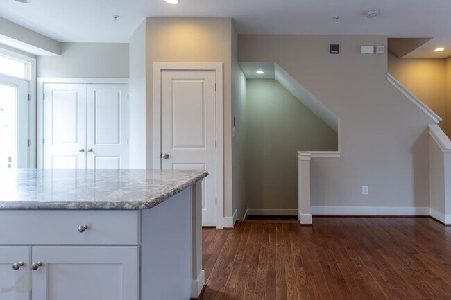 Building Photo - 2909 Chancellor's Way NE
