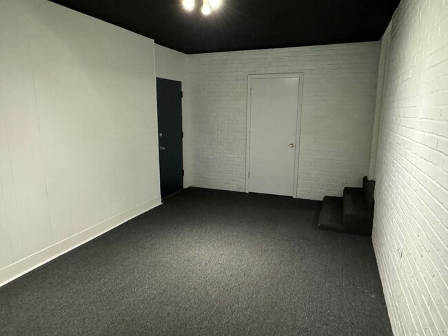 Building Photo - BRICK & BEAUTIFUL! 3 Bedroom MOVE IN READY