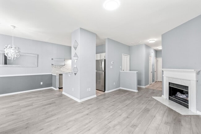 Building Photo - Gated Community in S. Charlotte
