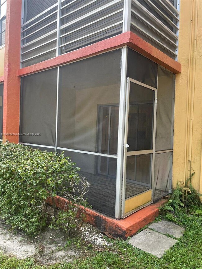 Building Photo - 4384 NW 9th Ave