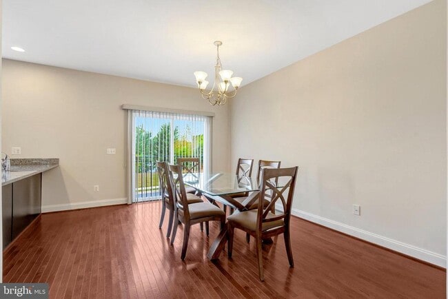 Building Photo - 8854 Orchard Ln