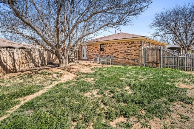 Building Photo - Spacious Puckett West Home For Lease