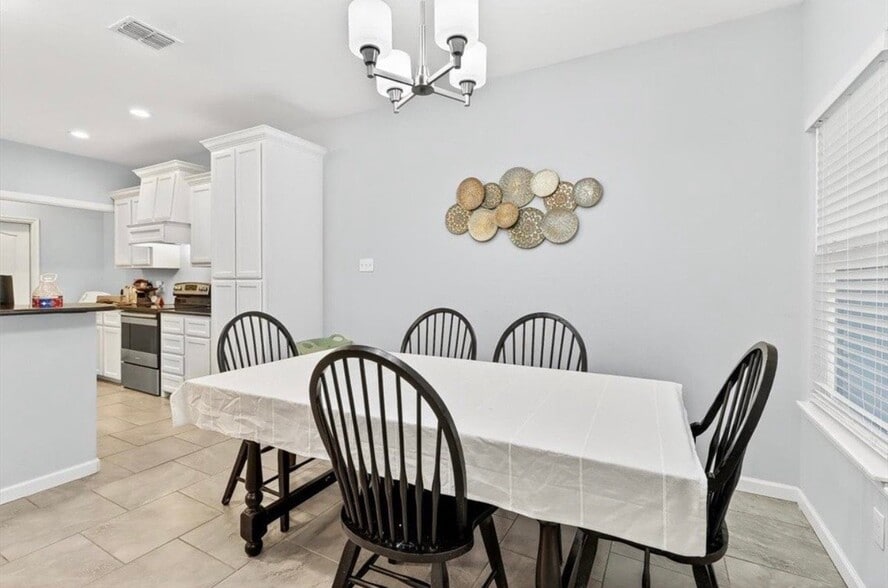 Building Photo - 6402 Williams Dr