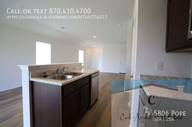 Building Photo - 5806 Pope-
