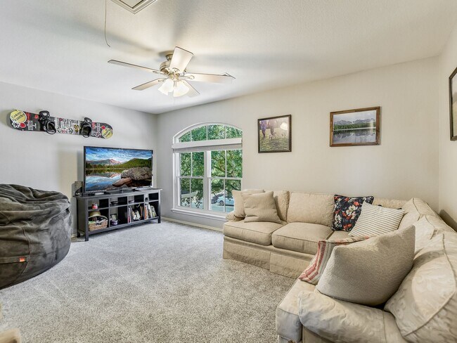 Building Photo - 1021 Doras Dr