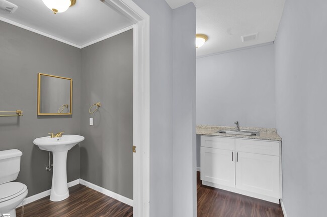 Building Photo - 203 Roper Mountain Rd Ext