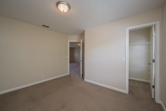 Building Photo - **5-BEDROOM HOME IN AMENITY-RICH MCKAY'S MILL NEIGHBORHOOD IN FRANKLIN/ WILLIAMSON COUNTY TN**