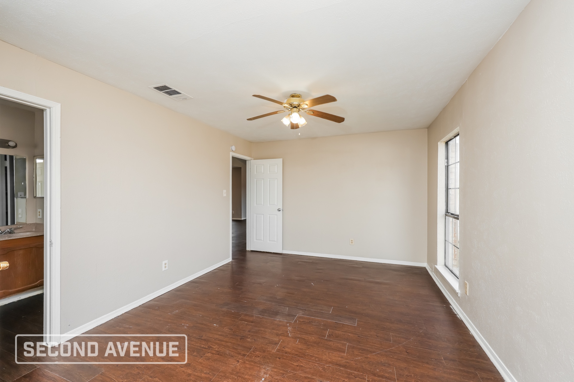 Building Photo - 9124 Pinehaven Dr