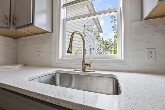 Building Photo - 187 Avondale Ave