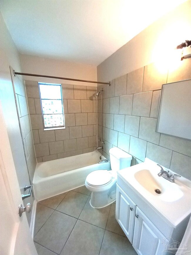 Building Photo - 9 Besma Dr