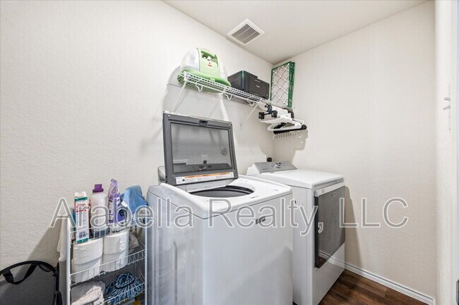 Building Photo - 13907 Anchor Wy