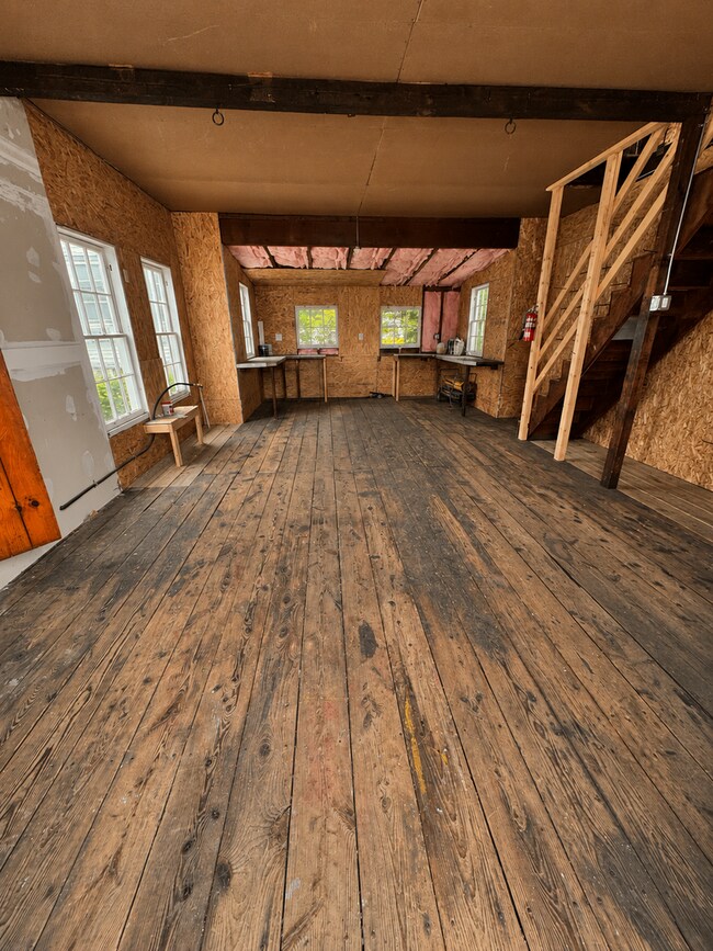 Building Photo - Spacious 4-Bedroom Home with Garage, Fenced Yard & Historic Character | Rochester, NH