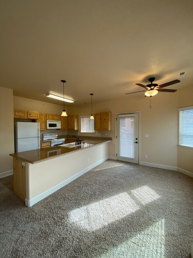 Building Photo - PHEASANT RUN CONDO (PR#37)