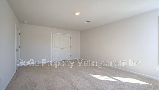 Building Photo - 208 Reynard Trl