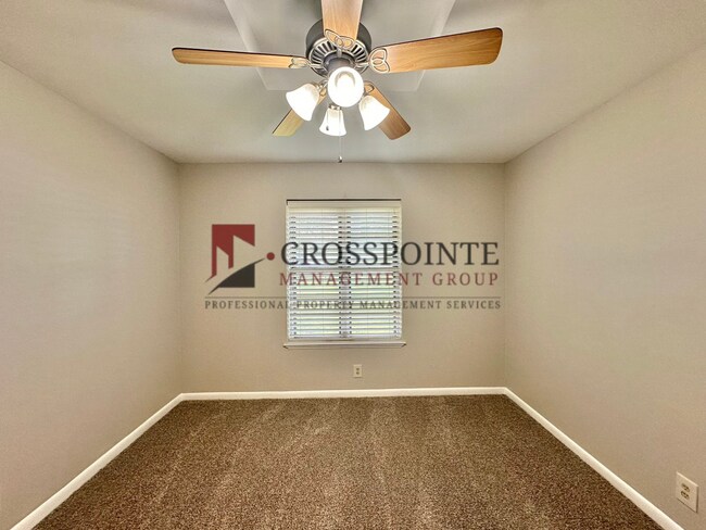 Building Photo - COMING SOON! 3 Bedroom 2 Bath in Flint!