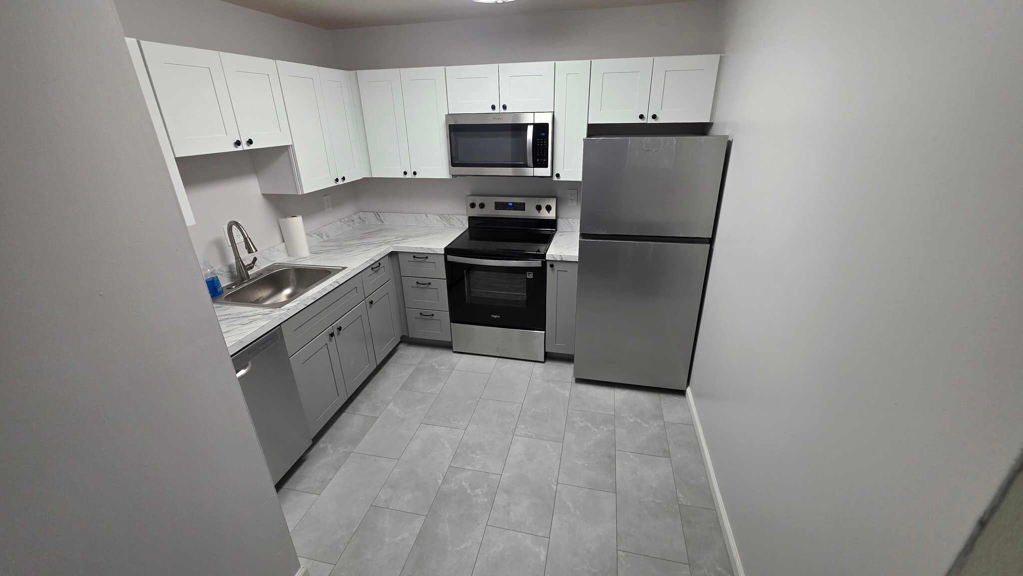 Kitchen - 44 S Lansdowne Ave