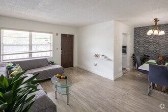 Interior Photo - Sans Souci Tennis Apartments