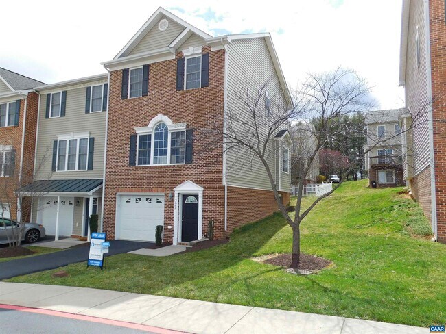 Building Photo - 3066 Crystal Spring Ln