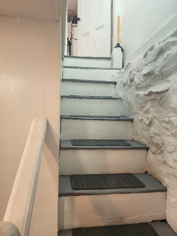 Building Photo - 18 Kenilworth St