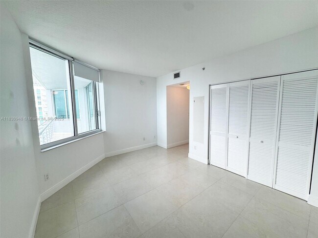 Building Photo - 325 S Biscayne Blvd