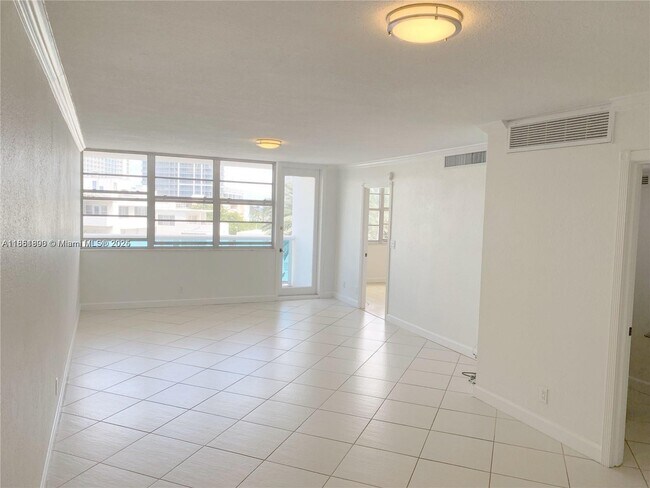 Building Photo - 6770 Indian Creek Dr