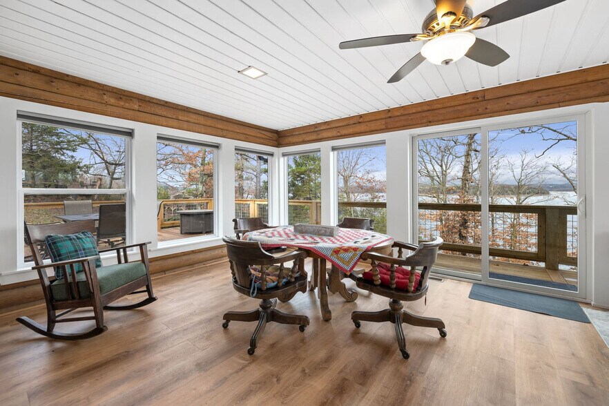 Building Photo - 19412 Pinecrest Ln