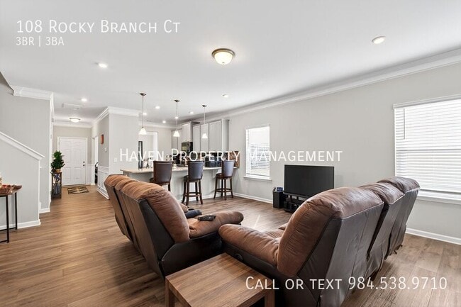 Building Photo - 108 Rocky Br Ct