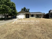 Building Photo - Spacious 3bd/2ba House with 2 Car Garage