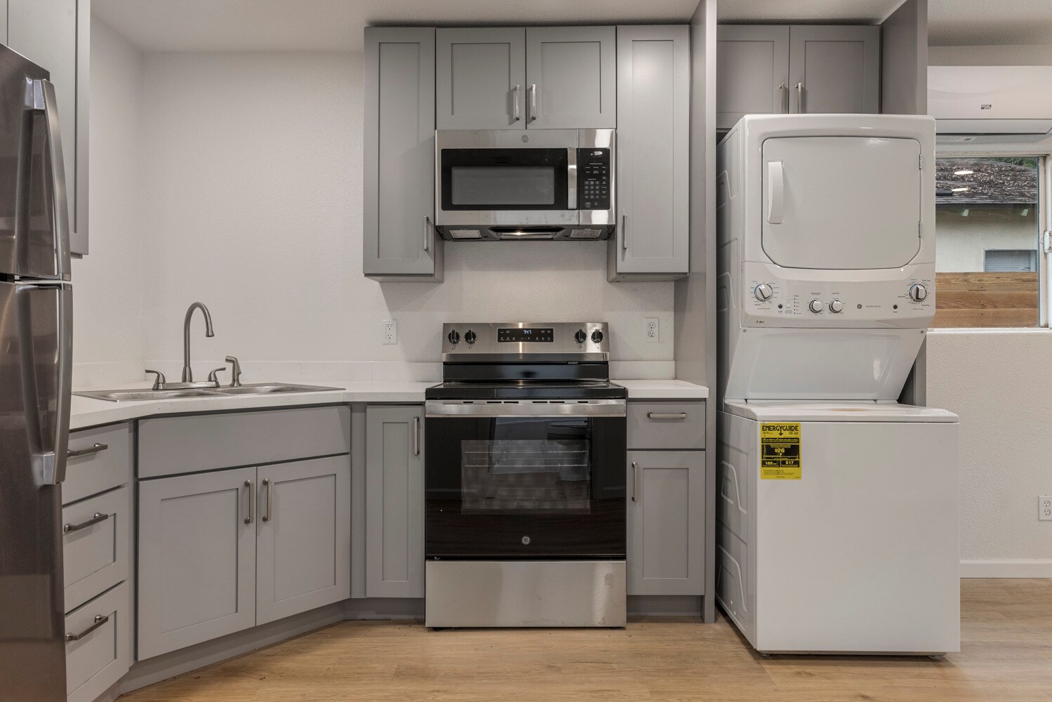 Building Photo - 214 Kimble St