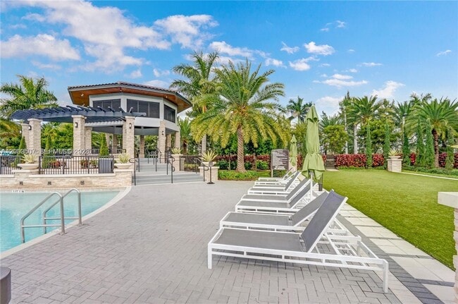 Building Photo - 10500 NW 78th Terrace