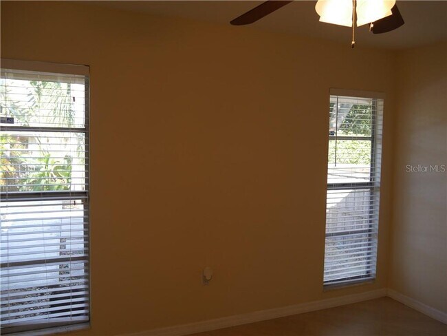 Building Photo - 3026 Vinson Ave