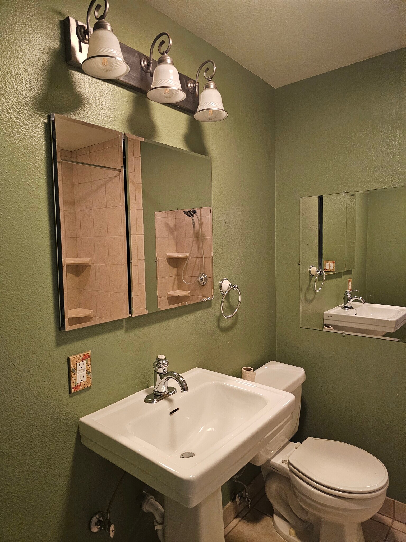 Building Photo - 44 Eagle Crest Dr