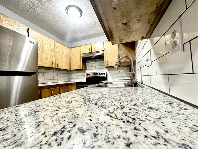 Building Photo - Hinkle Multi Home