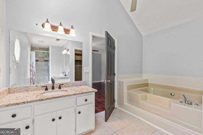 Building Photo - 129 Rockspray Ridge