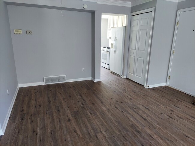 Building Photo - 1997 Tall Oaks Dr