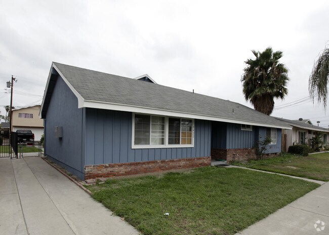 Primary Photo - 9422 Valley View