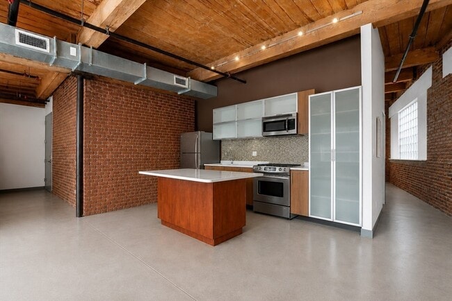 Building Photo - 950 Dorchester Ave