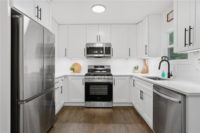 Building Photo - 3270 Belfort Rd SE
