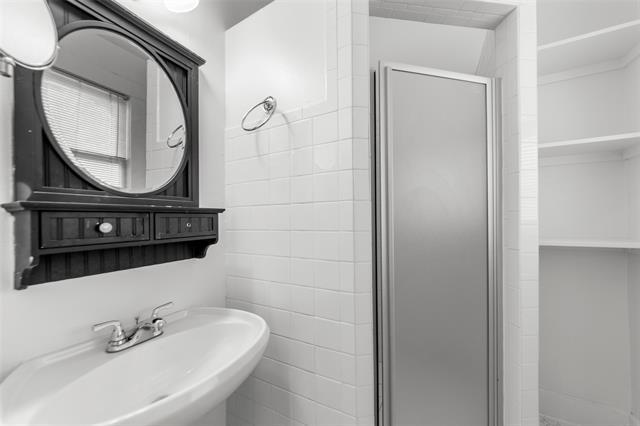 Building Photo - 4615 Gaston Ave