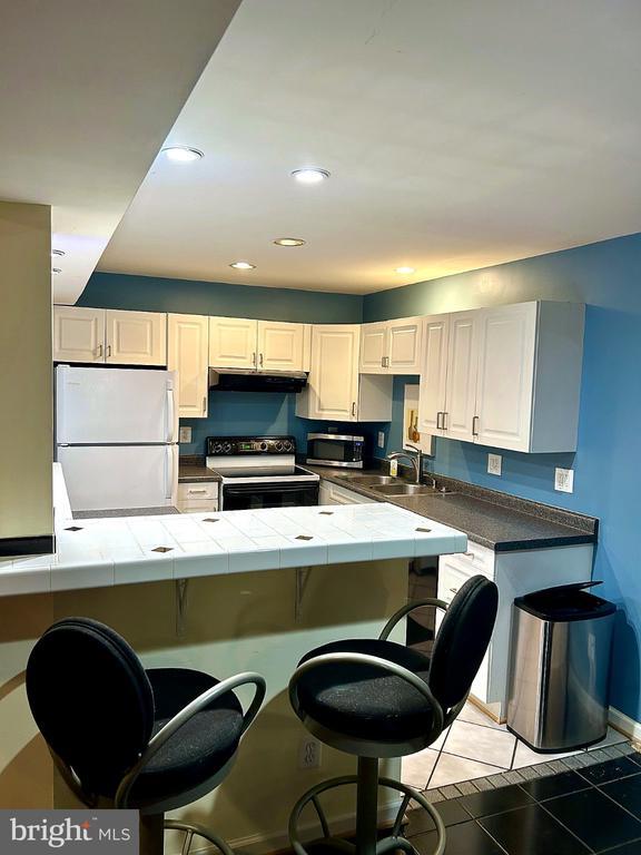 Building Photo - 7413 Clifton Quarry Dr