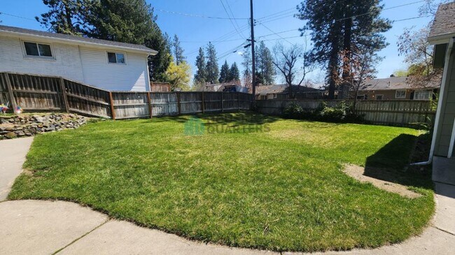 Building Photo - 2631 W Dell Dr