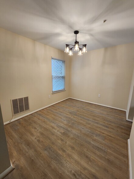 Hardwood floor - 7908 Pearlbush Dr