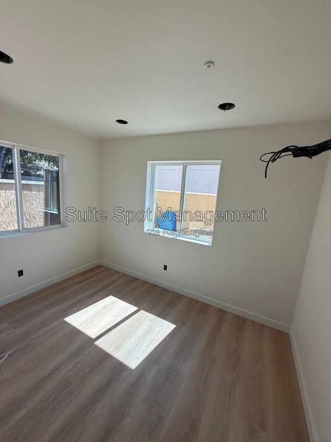 Building Photo - 2206 Conquista Ave