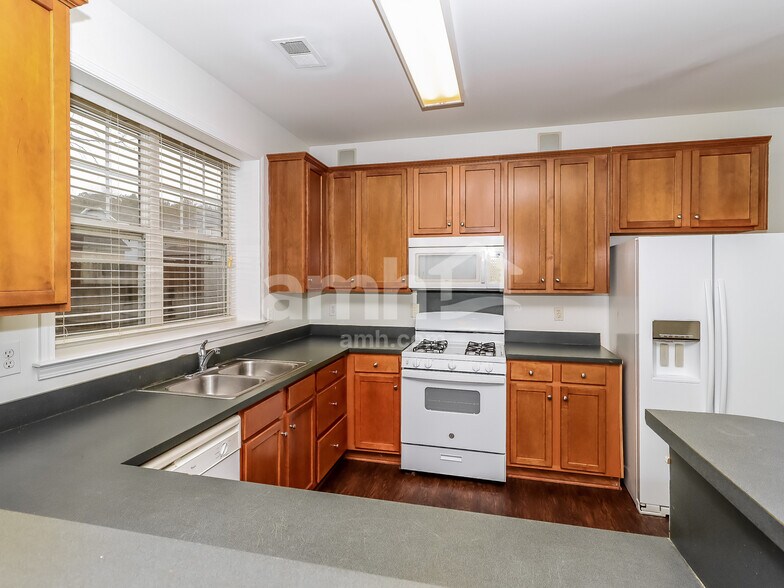 Building Photo - 11728 Rainy Bend Dr