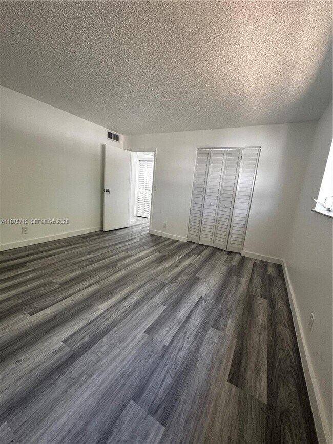 Building Photo - 2515 Polk St